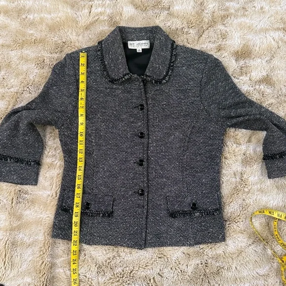 St. JOHN COLLECTION 10 Black White Tweed 3/4 Sleeve Metallic Fringe Trim Jacket - Picture 11 of 15
